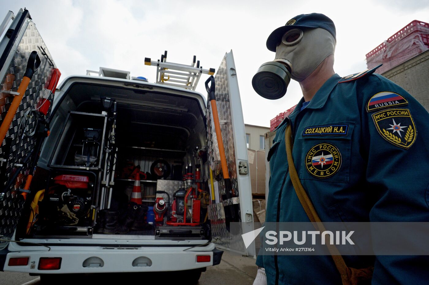 Emergencies Ministry holds exercises to eliminate harmful chemicals in Vladivostok