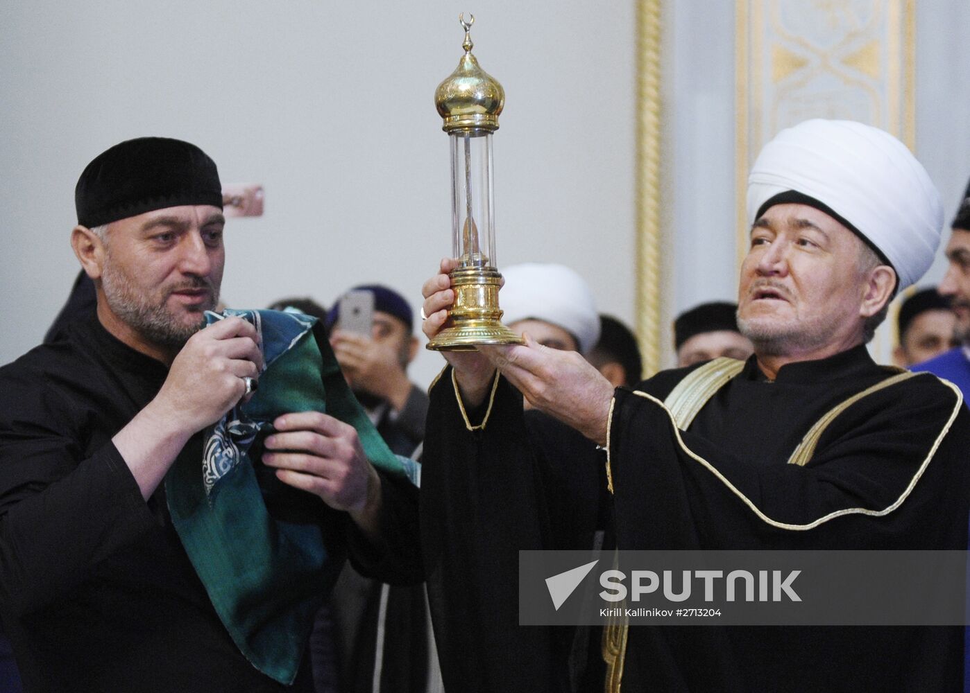 Prophet Muhammad's hair, one of Islam's greatest relics, arrives at Moscow Cathedral Mosque