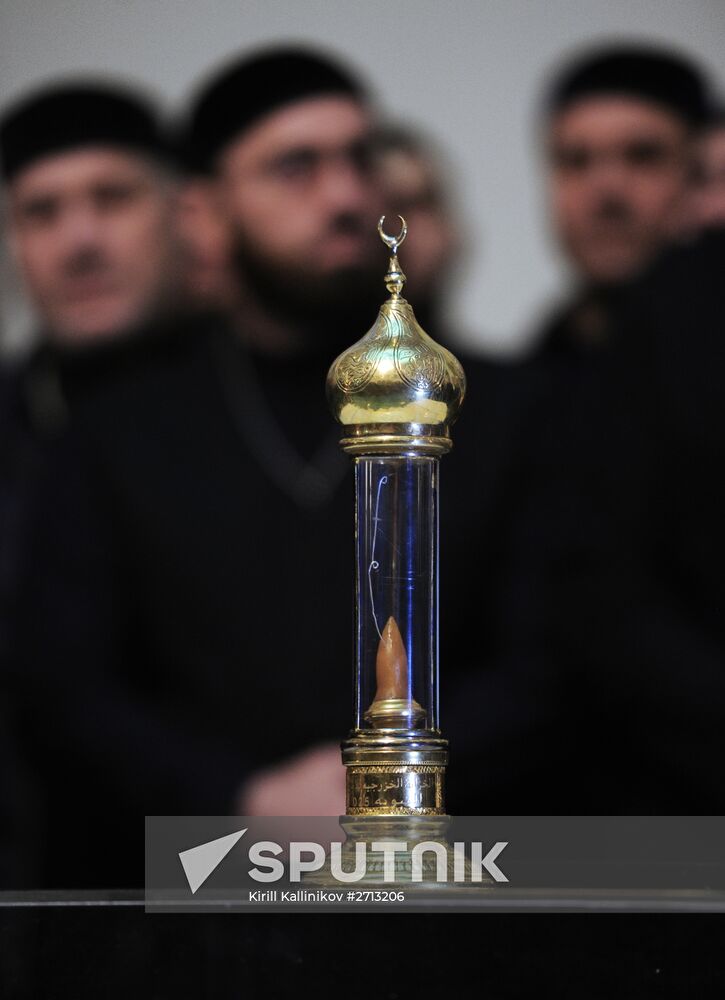 Prophet Muhammad's hair, one of Islam's greatest relics, arrives at Moscow Cathedral Mosque