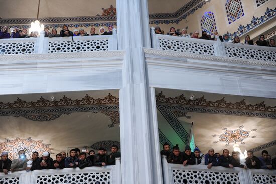 Prophet Muhammad's hair, one of Islam's greatest relics, arrives at Moscow Cathedral Mosque