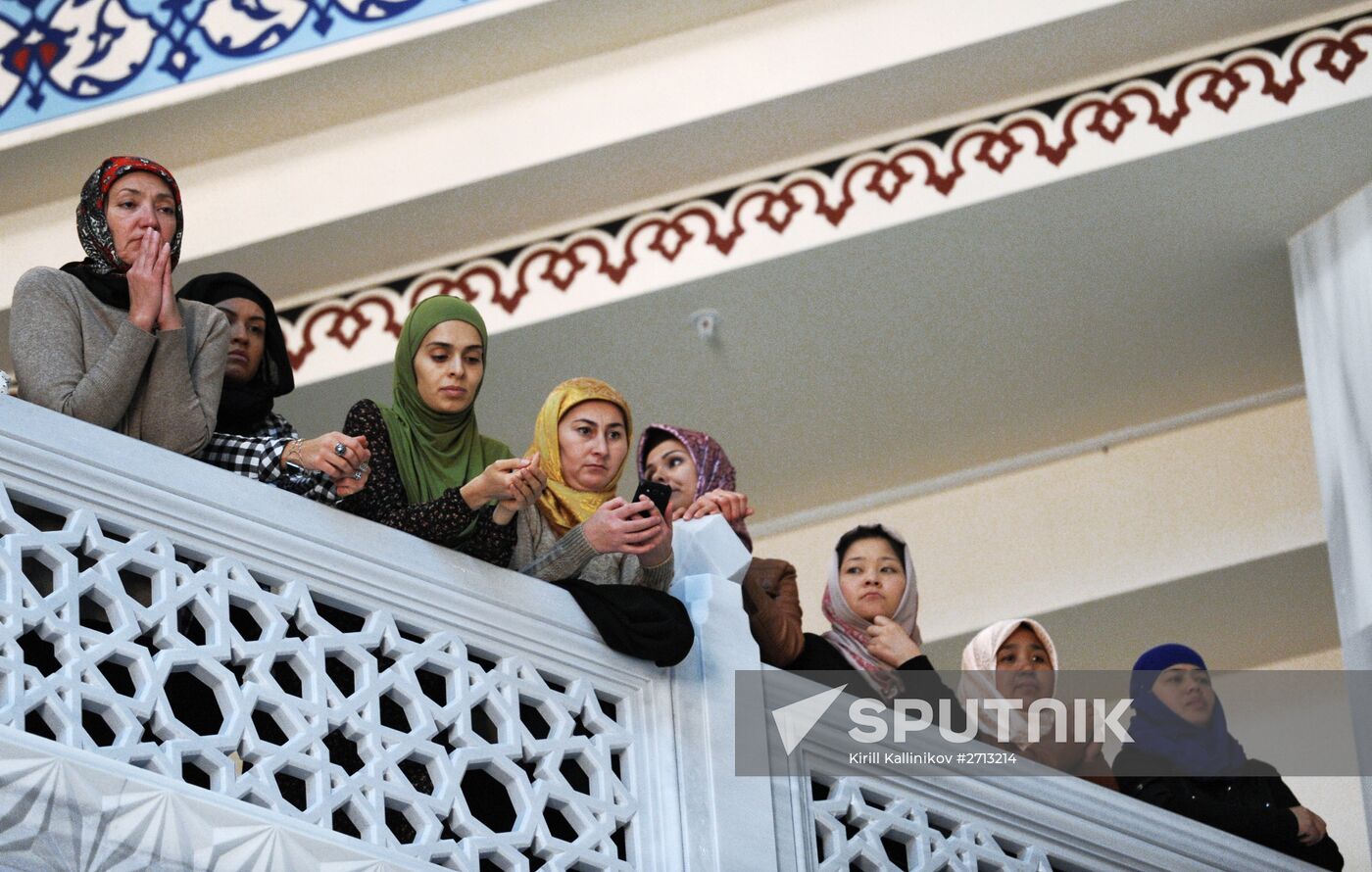 Prophet Muhammad's hair, one of Islam's greatest relics, arrives at Moscow Cathedral Mosque