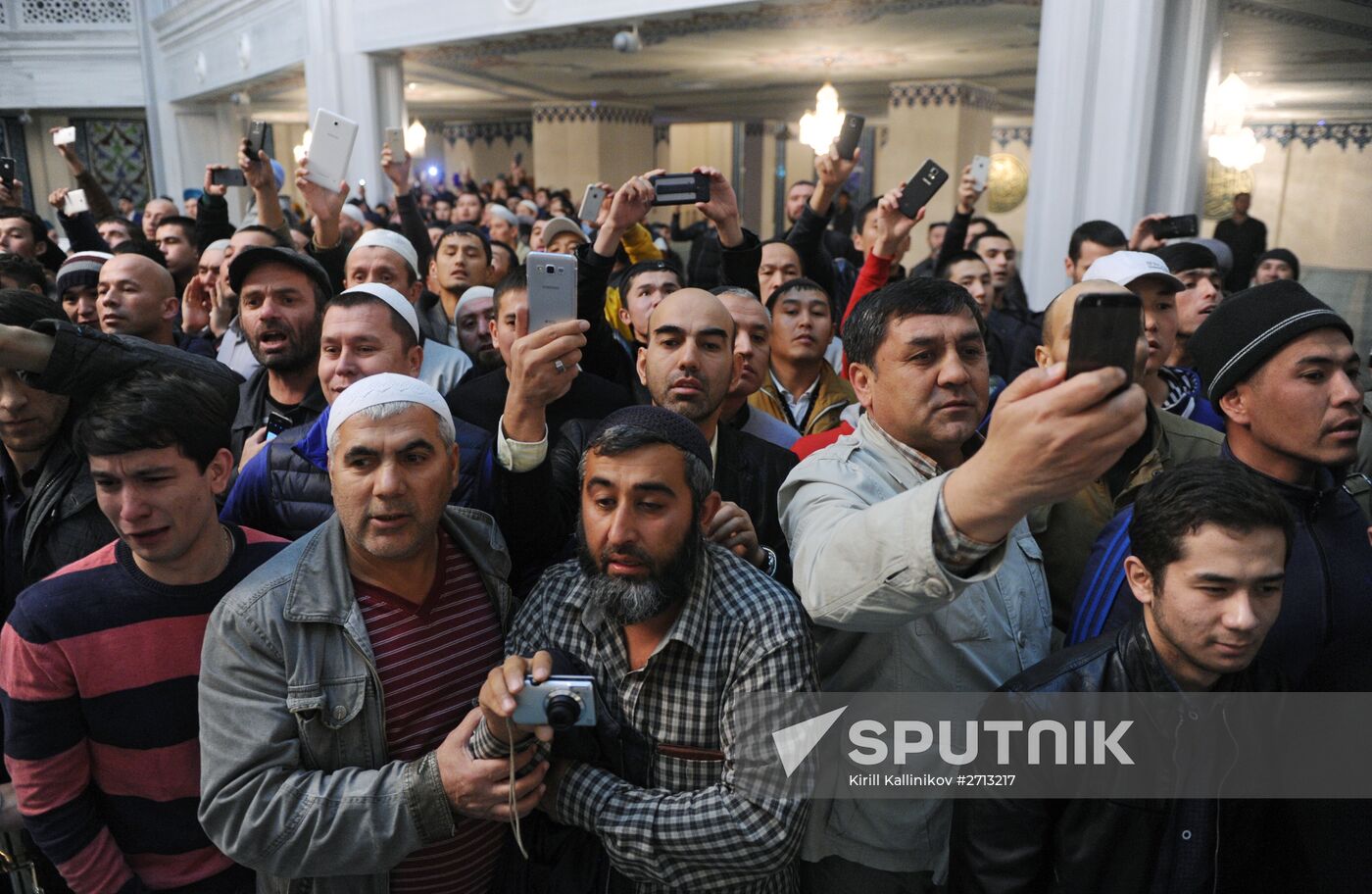 Prophet Muhammad's hair, one of Islam's greatest relics, arrives at Moscow Cathedral Mosque