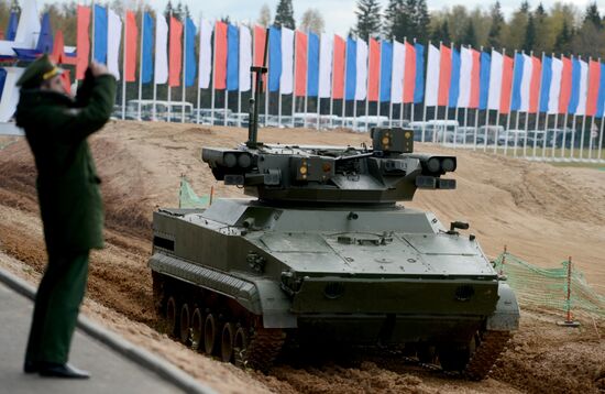 Innovations Day of the Russian Defense Ministry-2015. Day Two