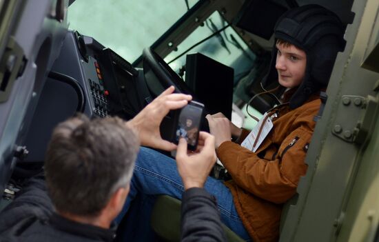 Innovations Day of the Russian Defense Ministry-2015. Day Two