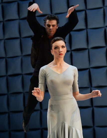 Men and Women dress rehearsal