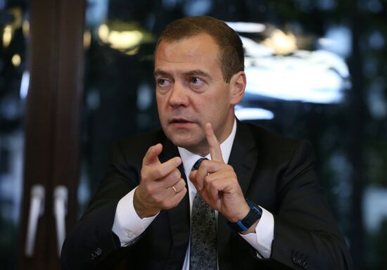 Prime Minister Dmitry Medvedev meets with United Russia leaders