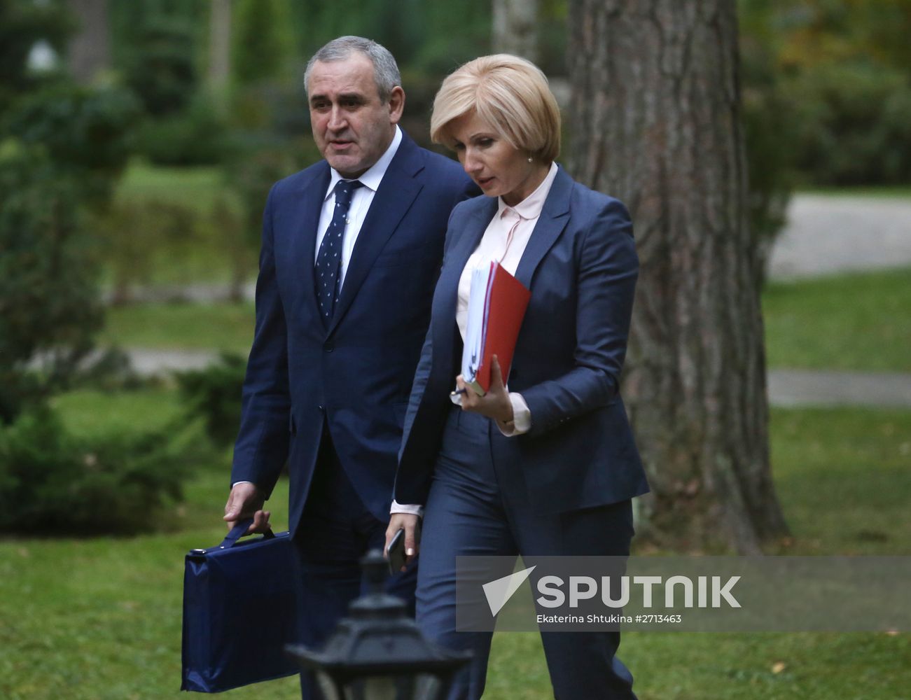 Prime Minister Dmitry Medvedev meets with United Russia leaders