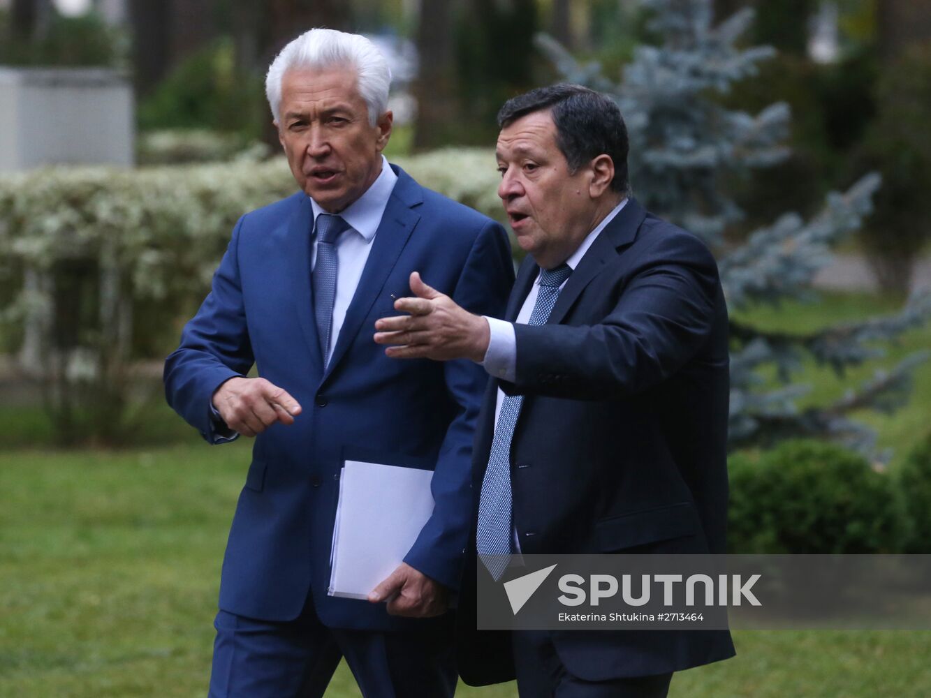 Prime Minister Dmitry Medvedev meets with United Russia leaders
