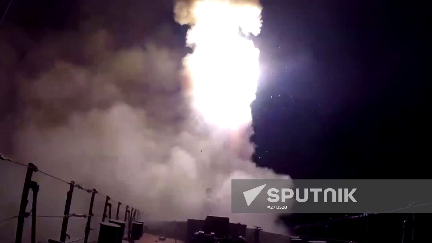 Caspian Flotilla ships fire missiles to attack ISIL positions in Syria