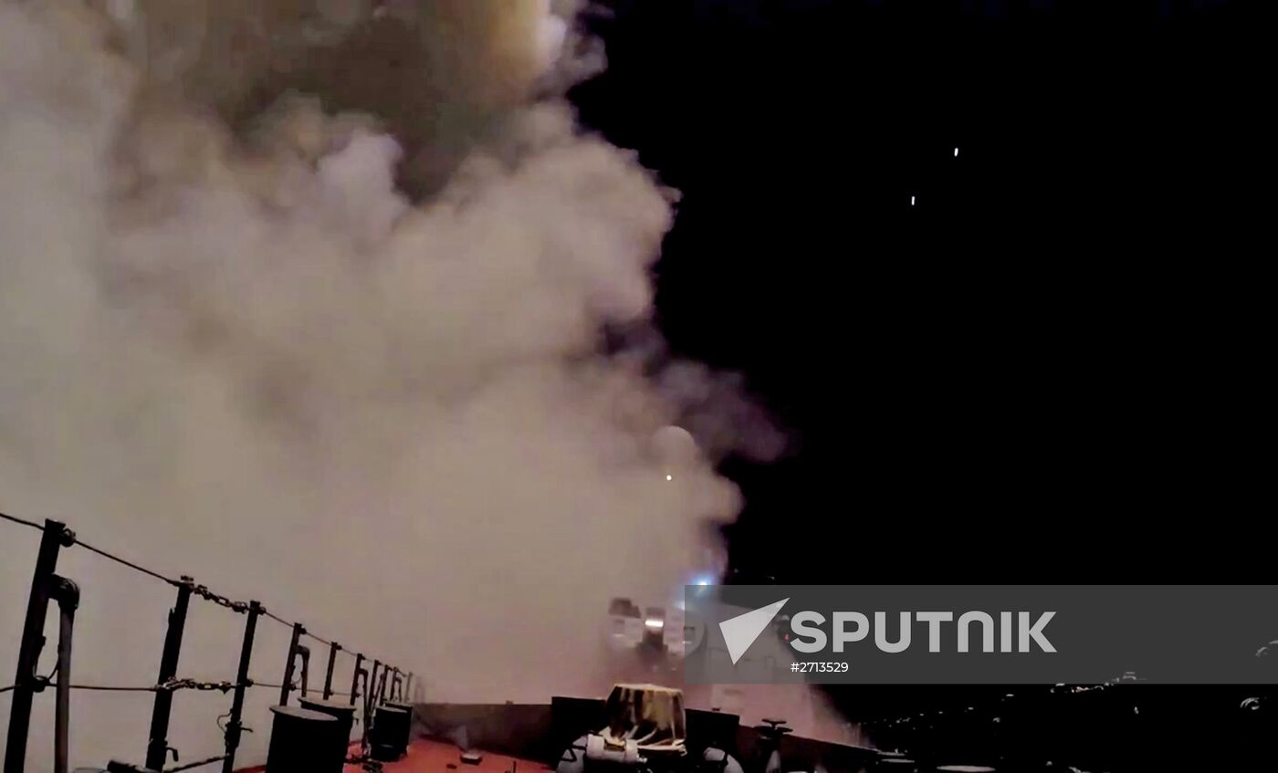 Caspian Flotilla ships fire missiles to attack ISIL positions in Syria