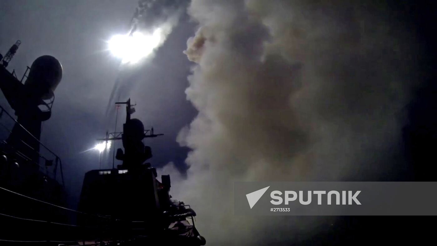 Caspian Flotilla ships fire missiles to attack ISIL positions in Syria