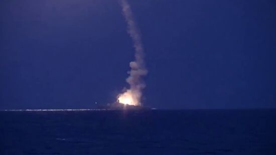 Caspian Flotilla ships fire missiles to attack ISIL positions in Syria