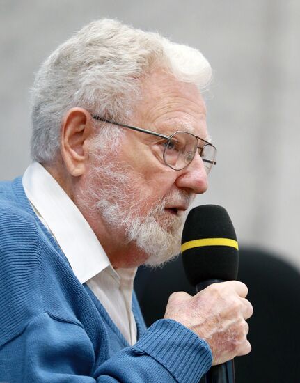 News conference by American political scientist William Blum