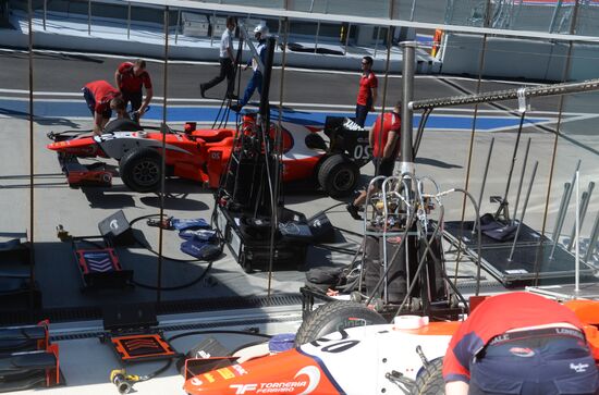 Preparations for Russian stage of Formula One World Championship