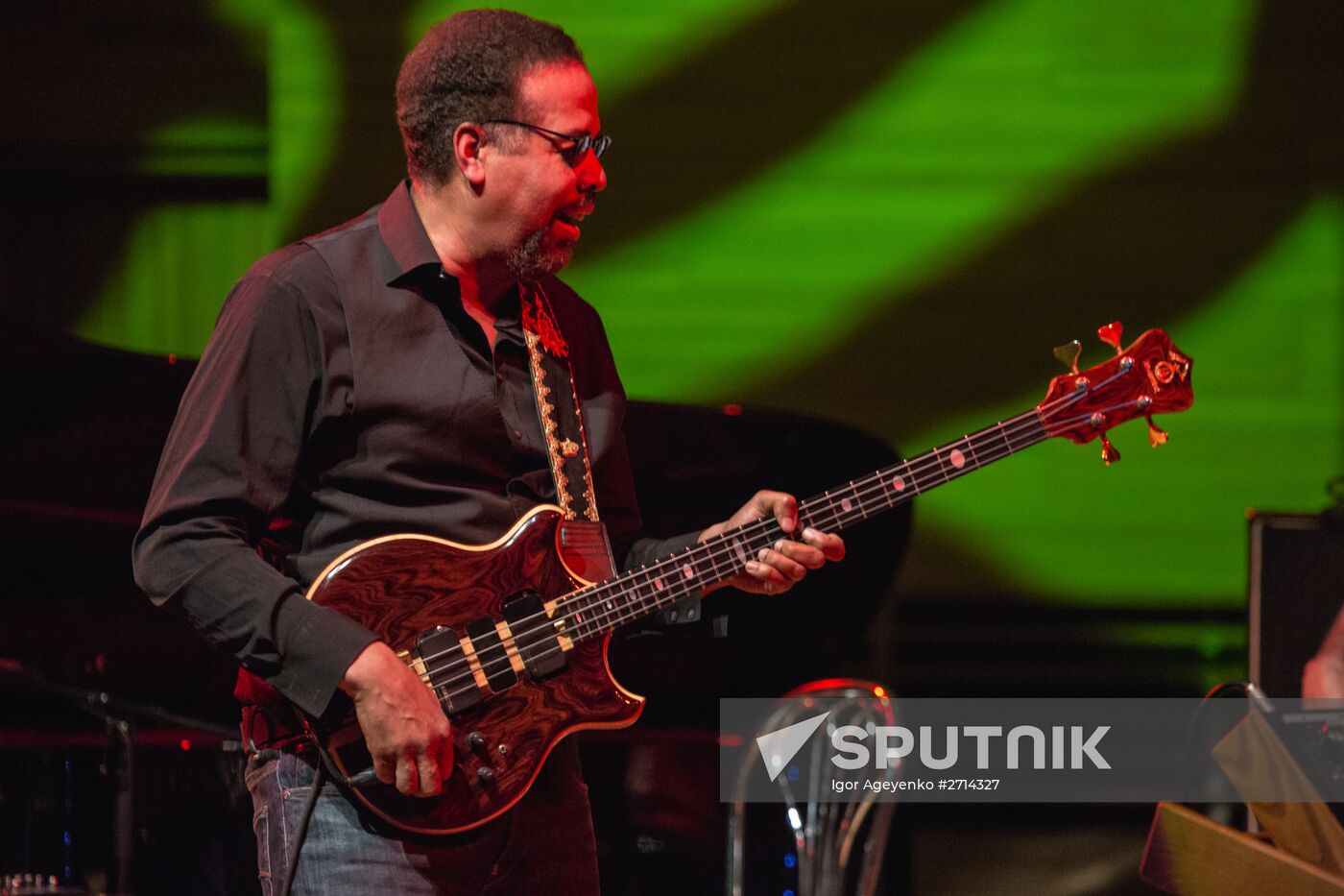 Jazz musician and composer Stanley Clarke performs in Moscow