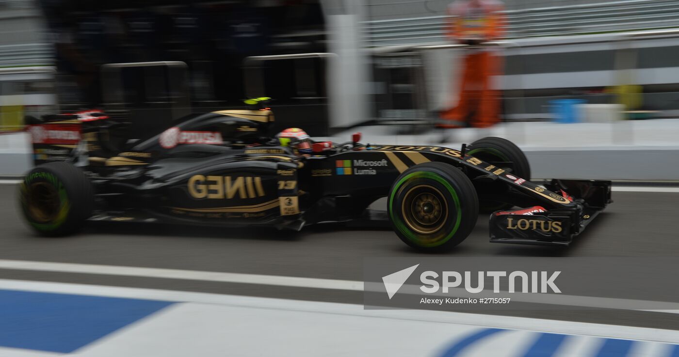 Auto racing. Formula-1. Russian Grand Prix. Free practice