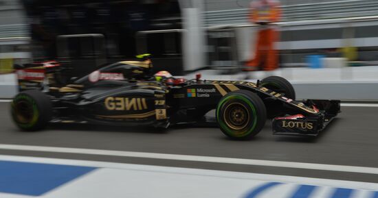 Auto racing. Formula-1. Russian Grand Prix. Free practice