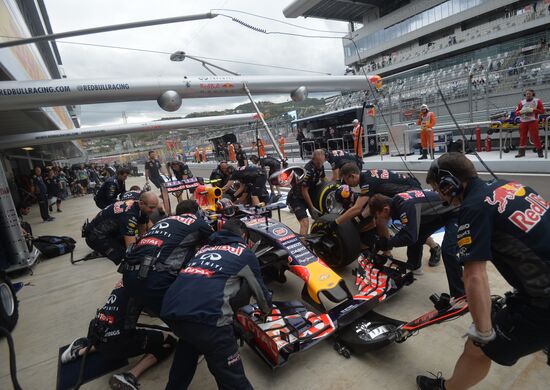 Auto racing. Formula-1. Russian Grand Prix. Free practice