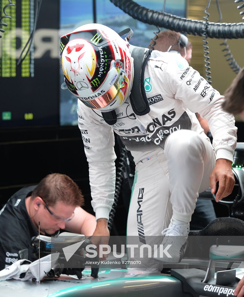 Auto racing. Formula-1. Russian Grand Prix. Free practice