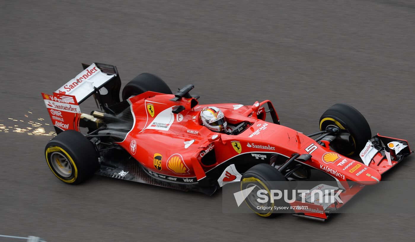 Auto racing. Formula-1. Russian Grand Prix. Free practice