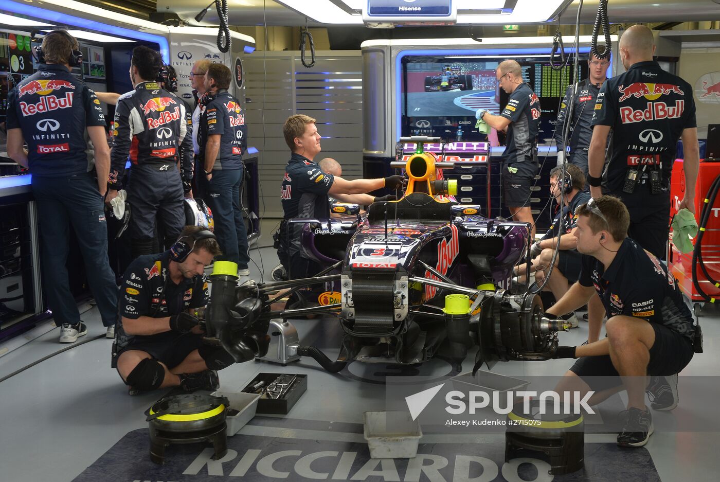 Auto racing. Formula-1. Russian Grand Prix. Free practice