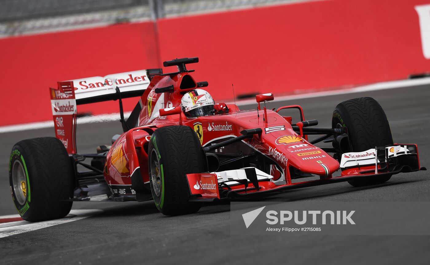Auto racing. Formula-1. Russian Grand Prix. Free practice