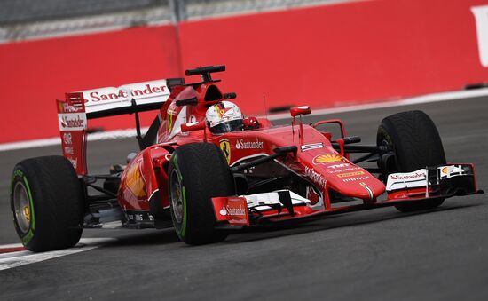 Auto racing. Formula-1. Russian Grand Prix. Free practice