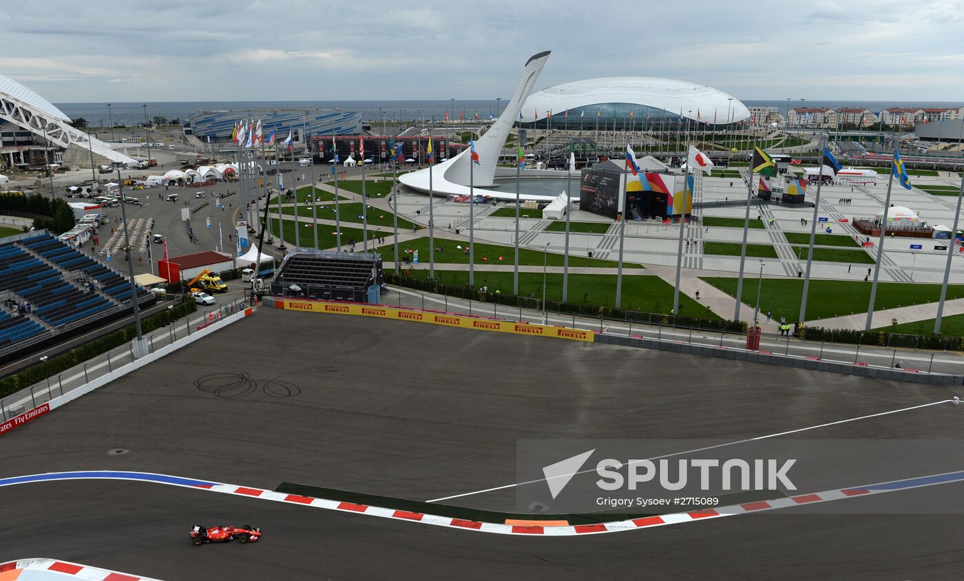 Auto racing. Formula-1. Russian Grand Prix. Free practice