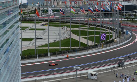 Auto racing. Formula-1. Russian Grand Prix. Free practice