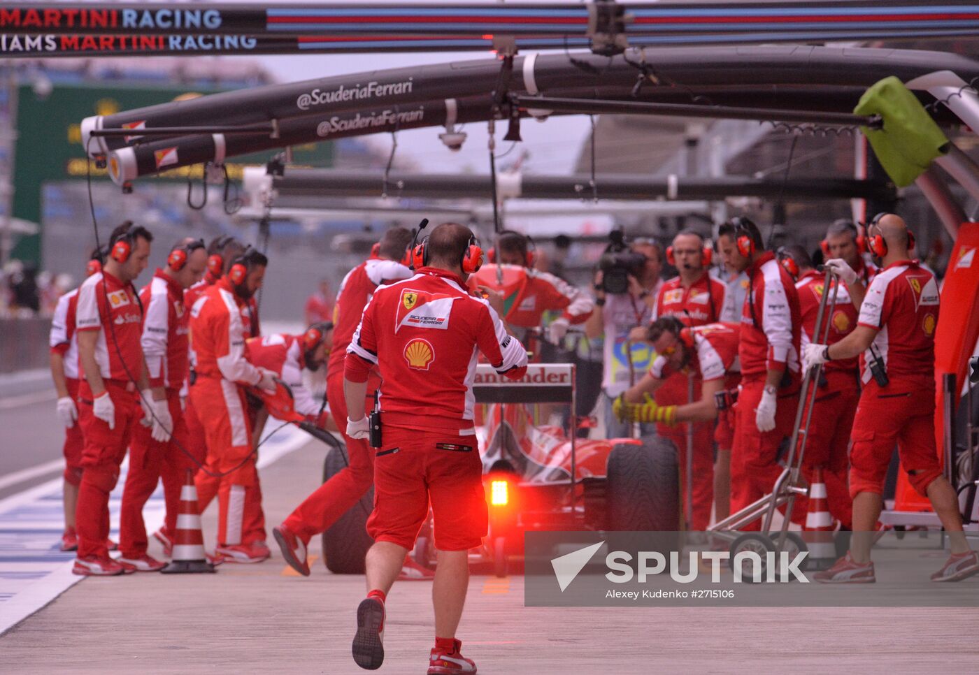 Auto racing. Formula-1. Russian Grand Prix. Free practice