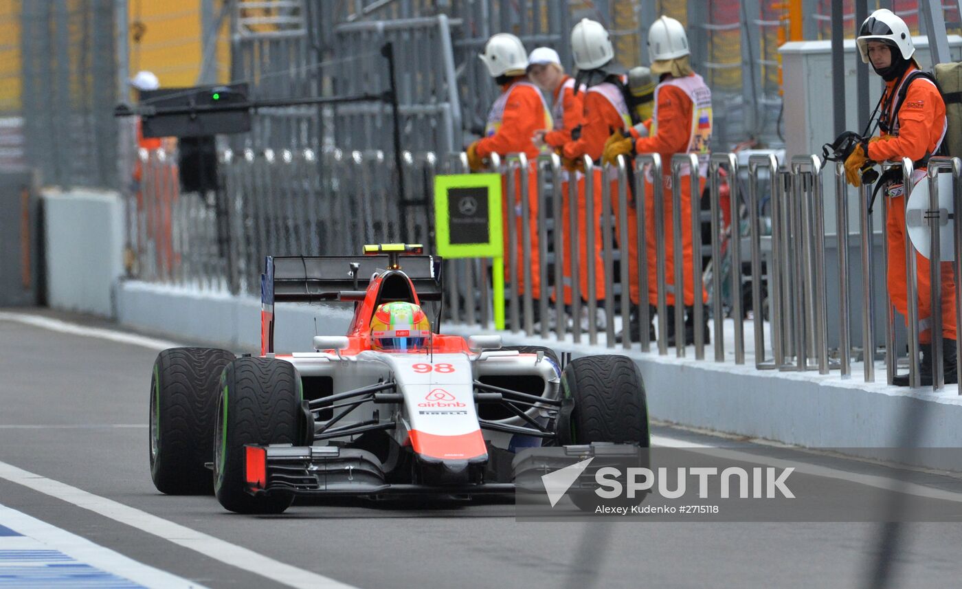 Auto racing. Formula-1. Russian Grand Prix. Free practice