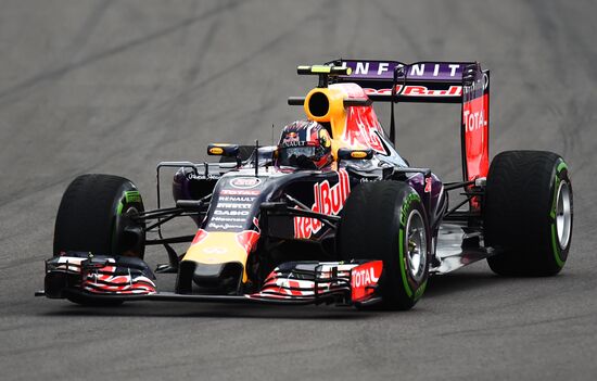 Auto racing. Formula-1. Russian Grand Prix. Free practice