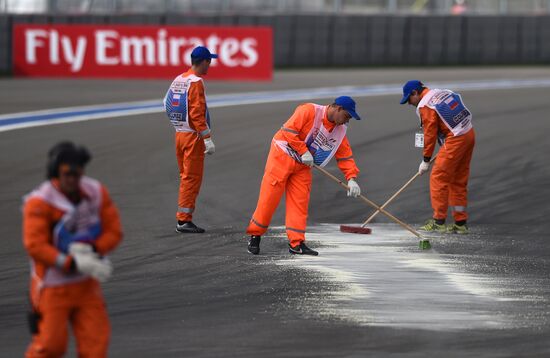 Auto racing. Formula-1. Russian Grand Prix. Free practice