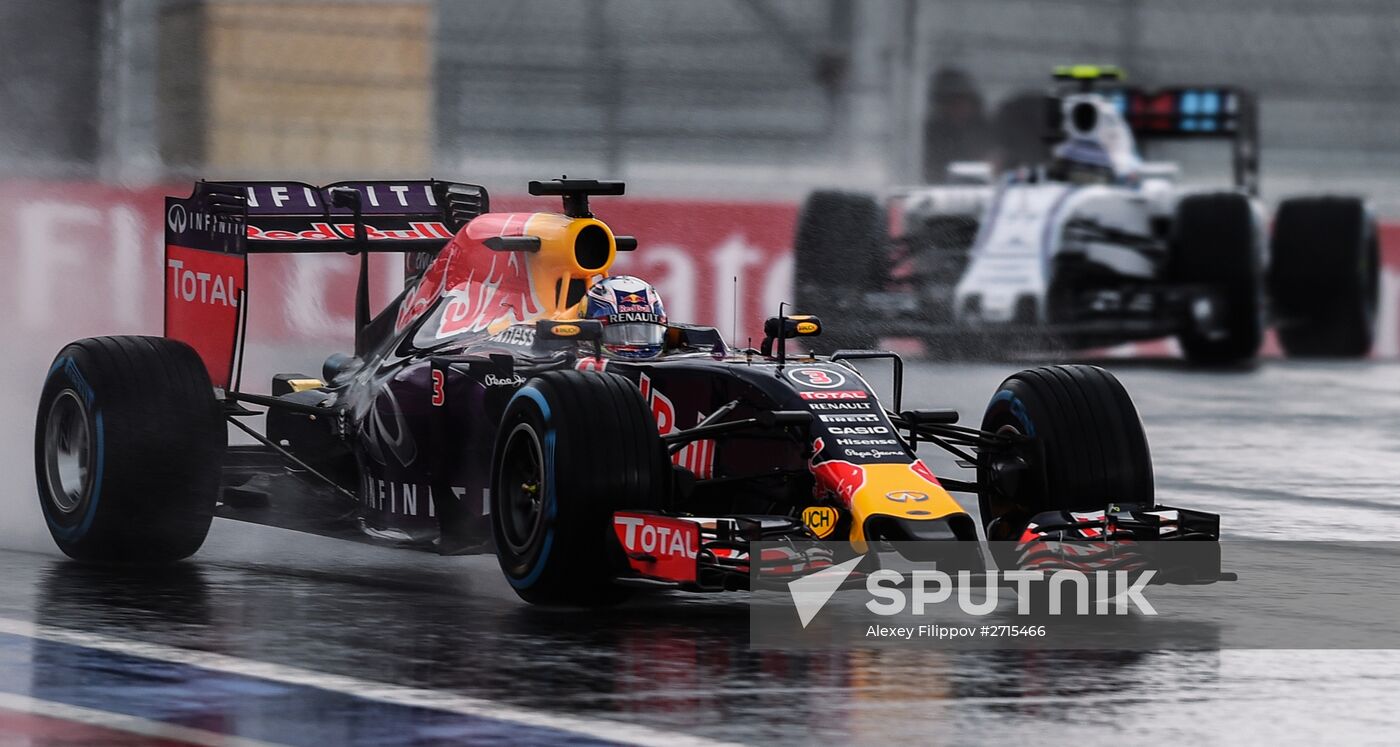 Auto racing. Formula-1. Russian Grand Prix. Free practice