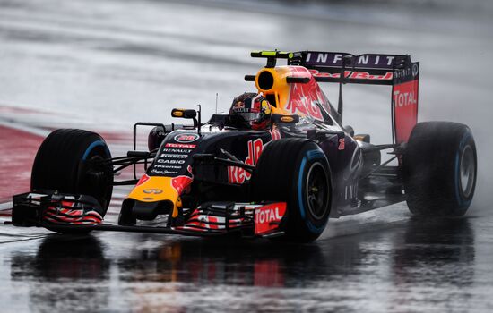 Auto racing. Formula-1. Russian Grand Prix. Free practice