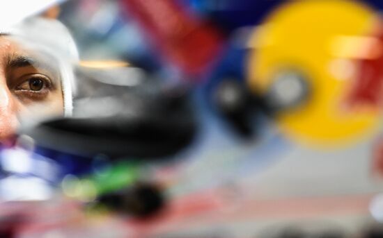 Auto racing. Formula-1. Russian Grand Prix. Free practice