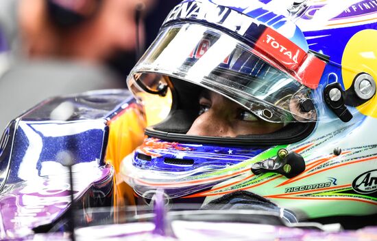 Auto racing. Formula-1. Russian Grand Prix. Free practice