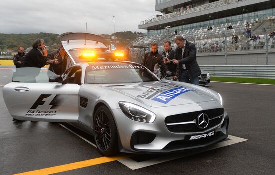Auto racing. Formula-1. Russian Grand Prix. Free practice