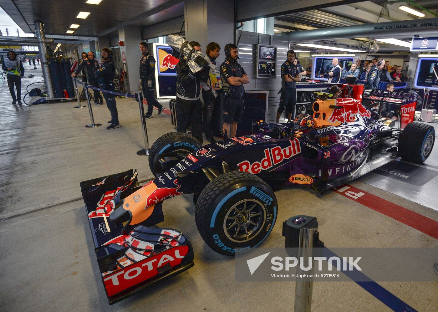 Auto racing. Formula-1. Russian Grand Prix. Free practice