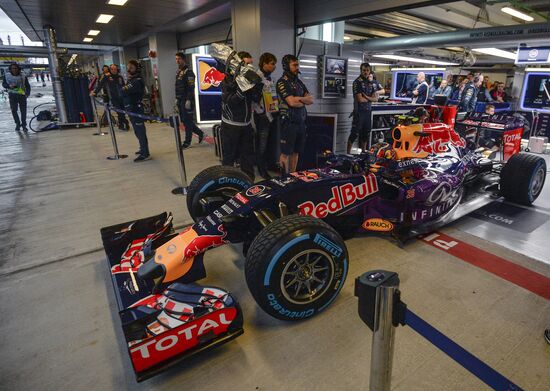 Auto racing. Formula-1. Russian Grand Prix. Free practice