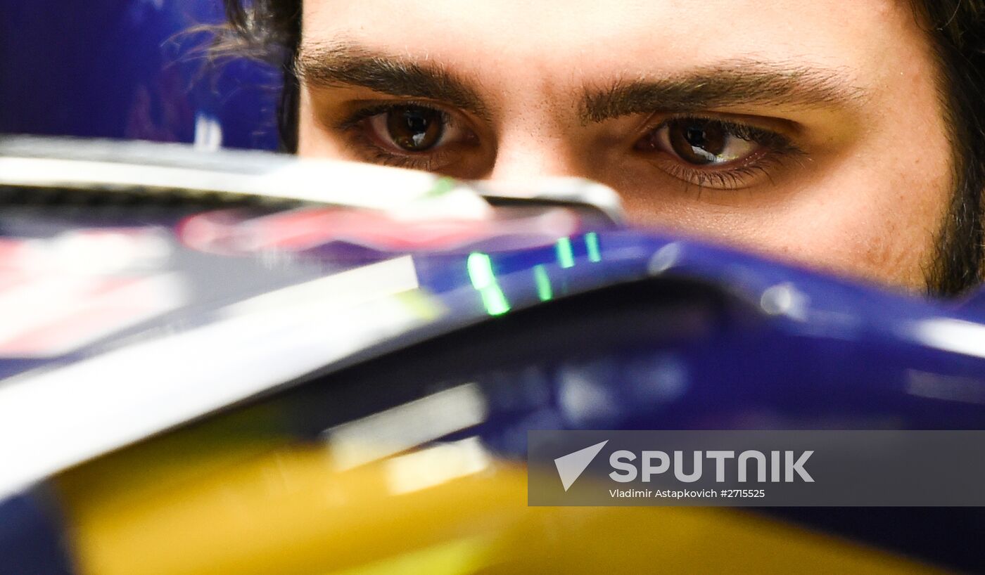 Auto racing. Formula-1. Russian Grand Prix. Free practice