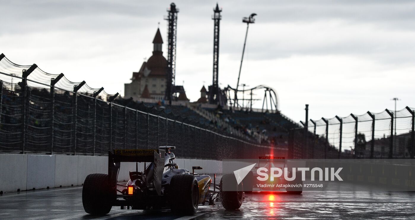 Auto racing. Formula-1. Russian Grand Prix. Free practice