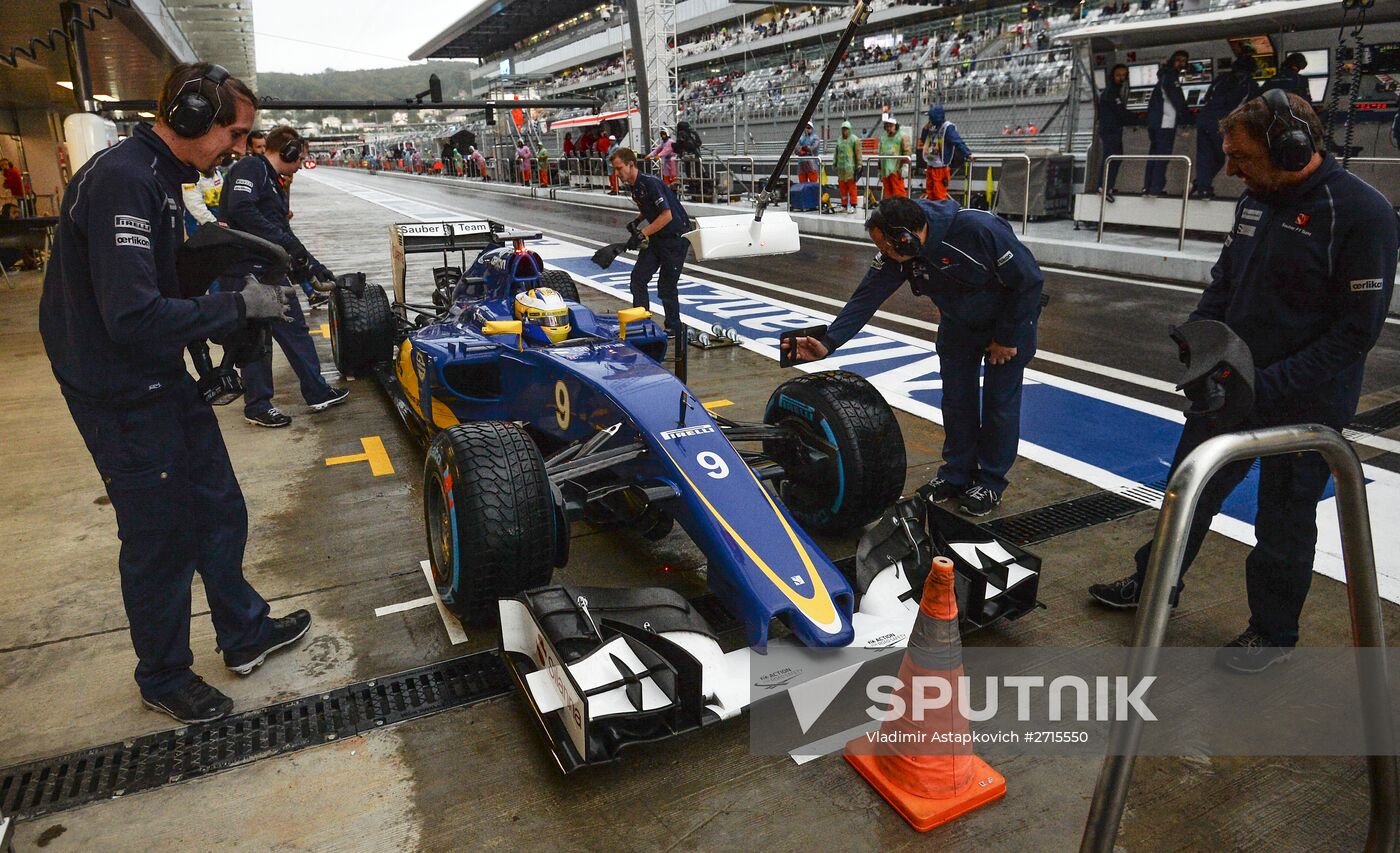 Auto racing. Formula-1. Russian Grand Prix. Free practice