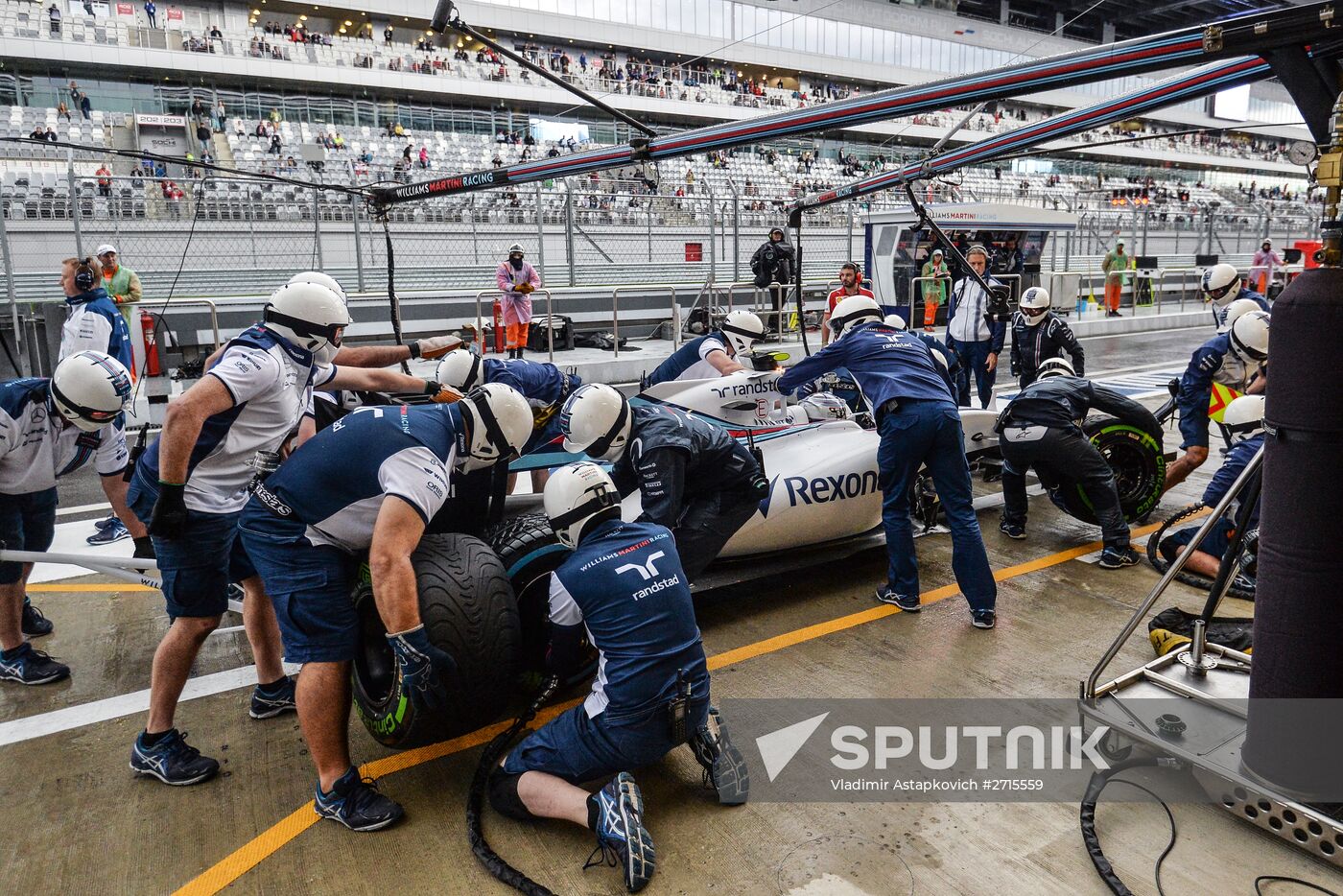 Auto racing. Formula-1. Russian Grand Prix. Free practice