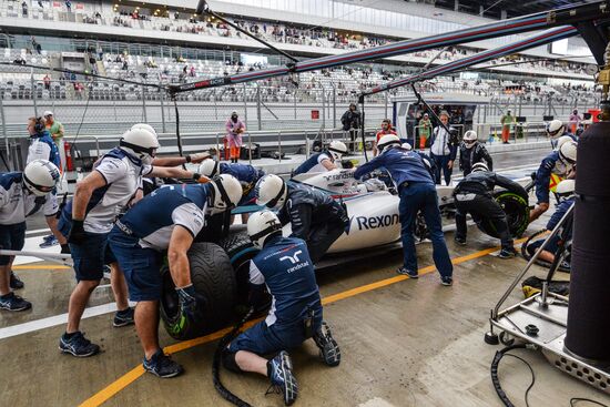 Auto racing. Formula-1. Russian Grand Prix. Free practice