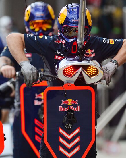 Car racing. 2015 Formula 1 Russian Grand Prix. Practice 3
