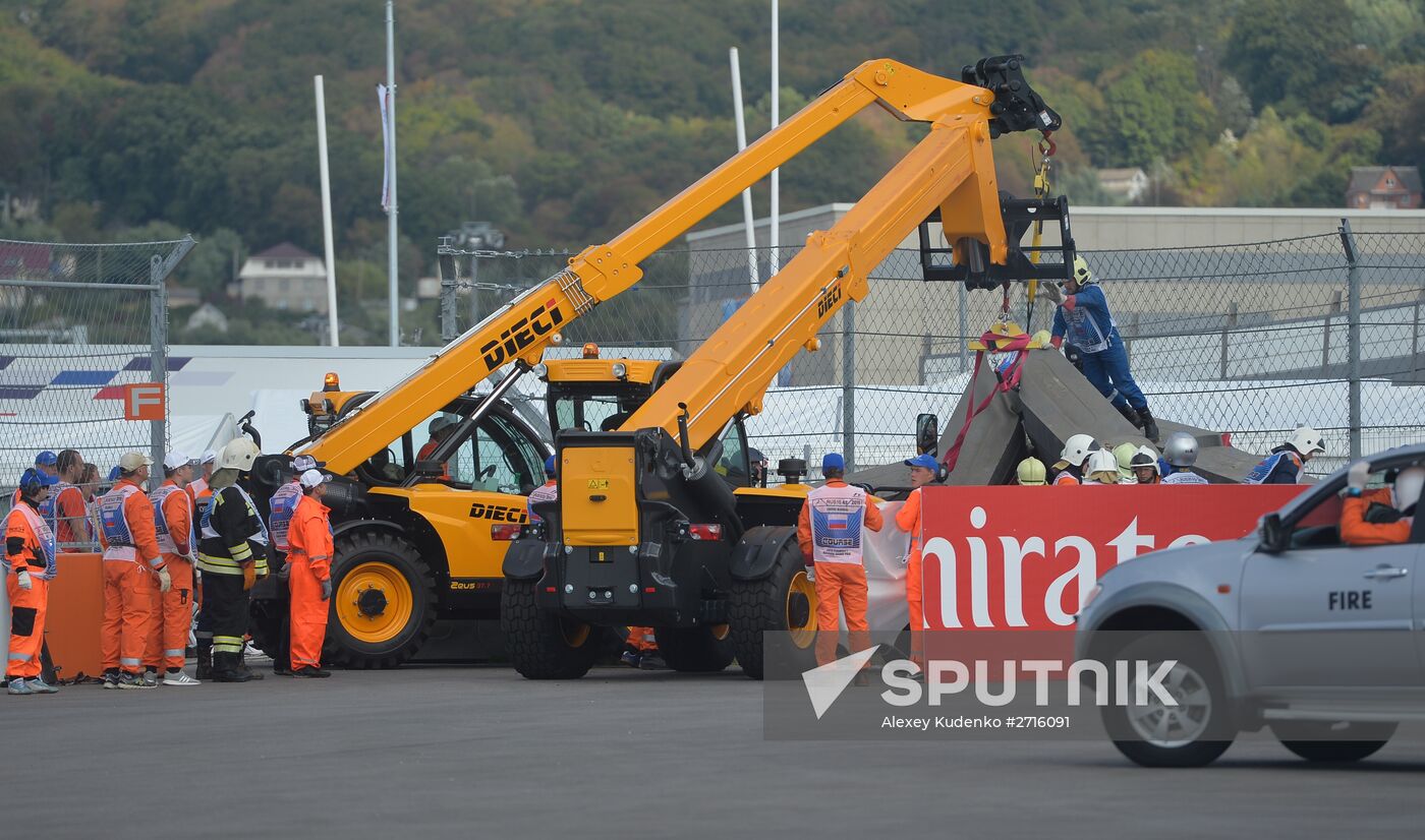 Car racing. 2015 Formula 1 Russian Grand Prix. Practice 3