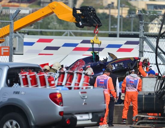 Car racing. 2015 Formula 1 Russian Grand Prix. Practice 3