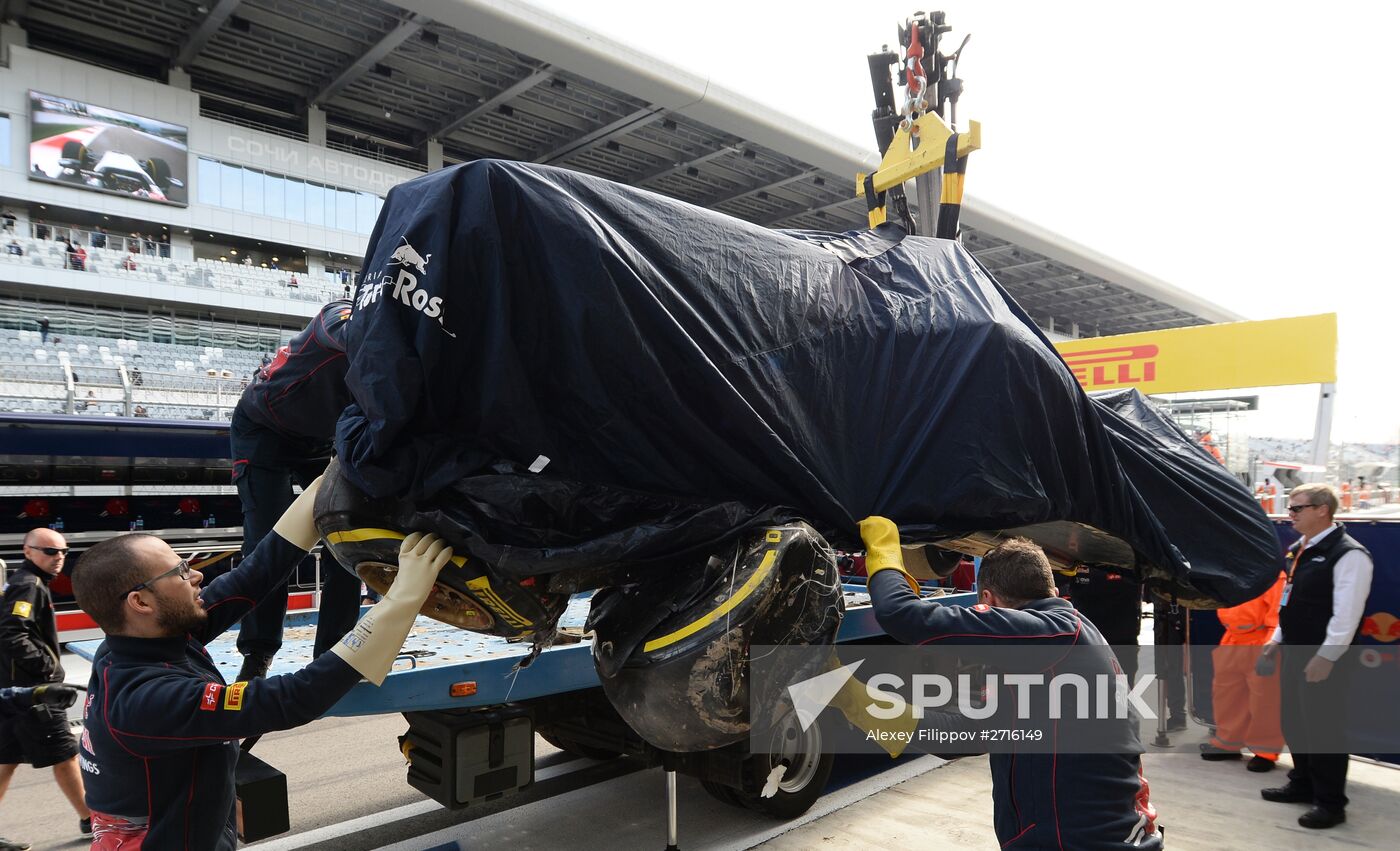 Car racing. 2015 Formula 1 Russian Grand Prix. Practice 3