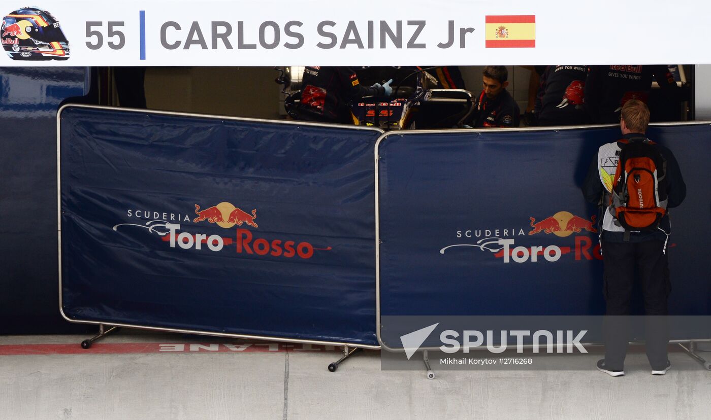 Car racing. 2015 Formula 1 Russian Grand Prix. Practice 3